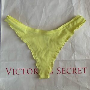 NWT Victoria’s Secret PINK Panty Size Medium